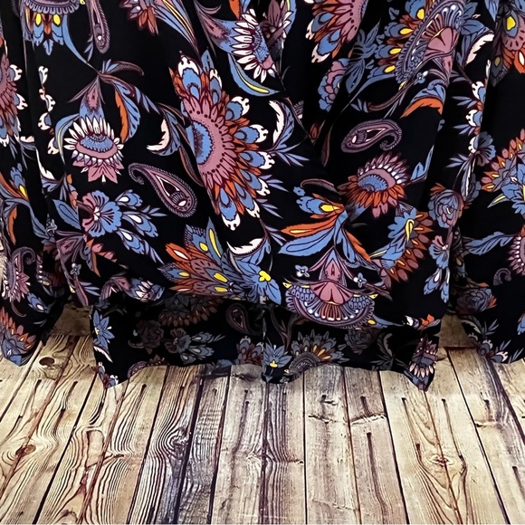 A Pea In The Pod Navy Paisley Long Sleeve Blouse - Picture 6 of 10